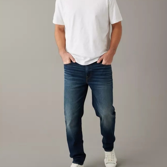 NWT American Eagle Athletic Straight Jeans - Picture 1 of 8